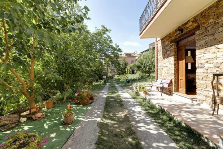 Agrifoglio B&B Con Giardino Aritzo Exterior foto